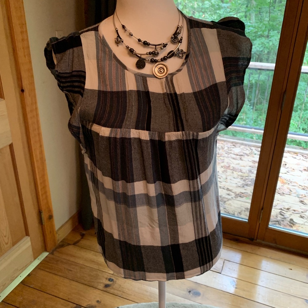 Lift flirty blouse